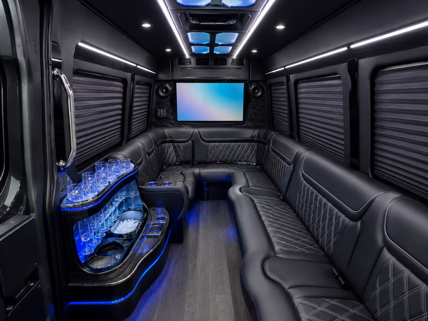 airport shuttle buses from livonia to detroit metropolitan wayne county airport dtw