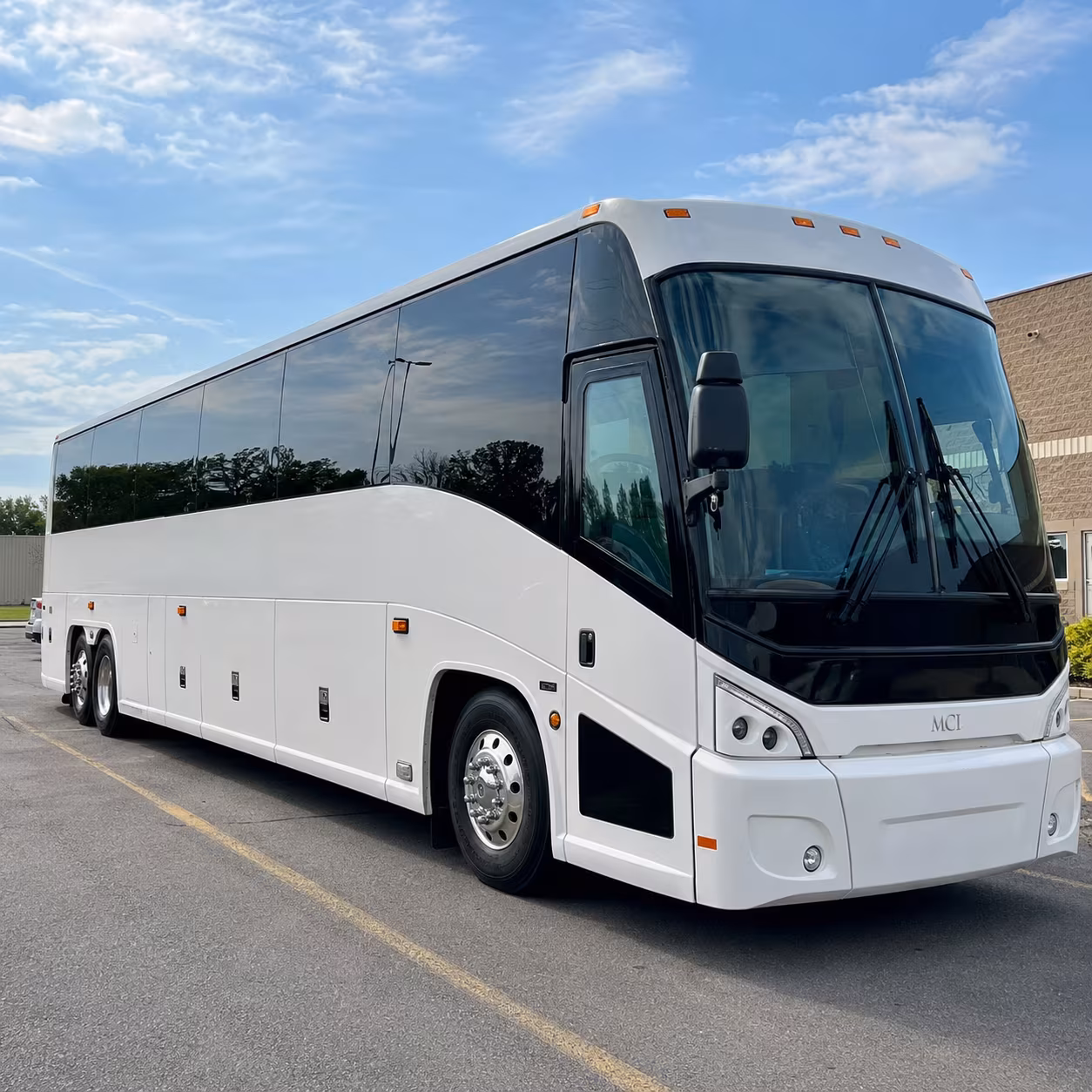 charter buses to detroit lions tigers and red wings games