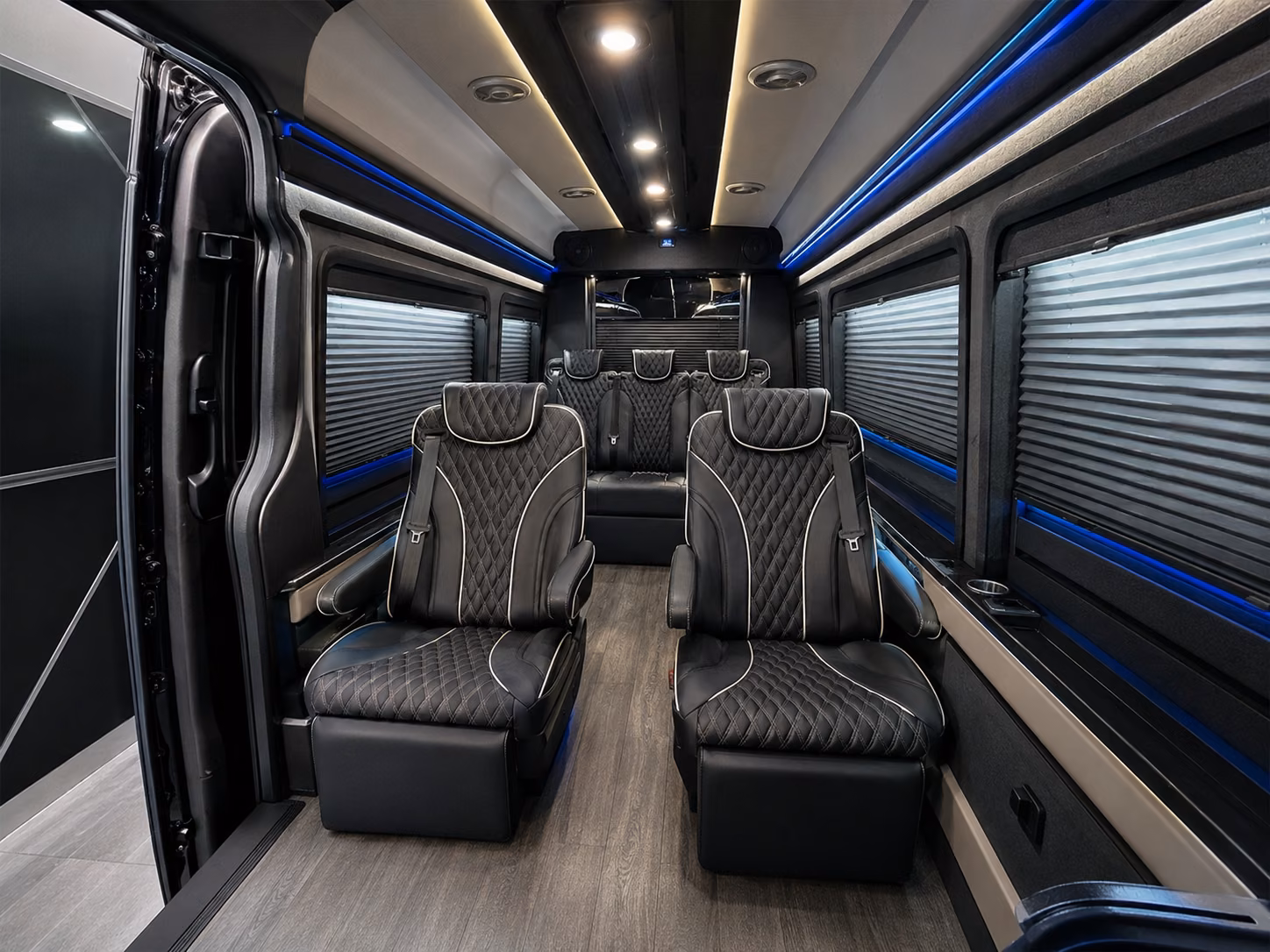 livoniacharterbusservices com helps you beat dtw traffic from livonia every time