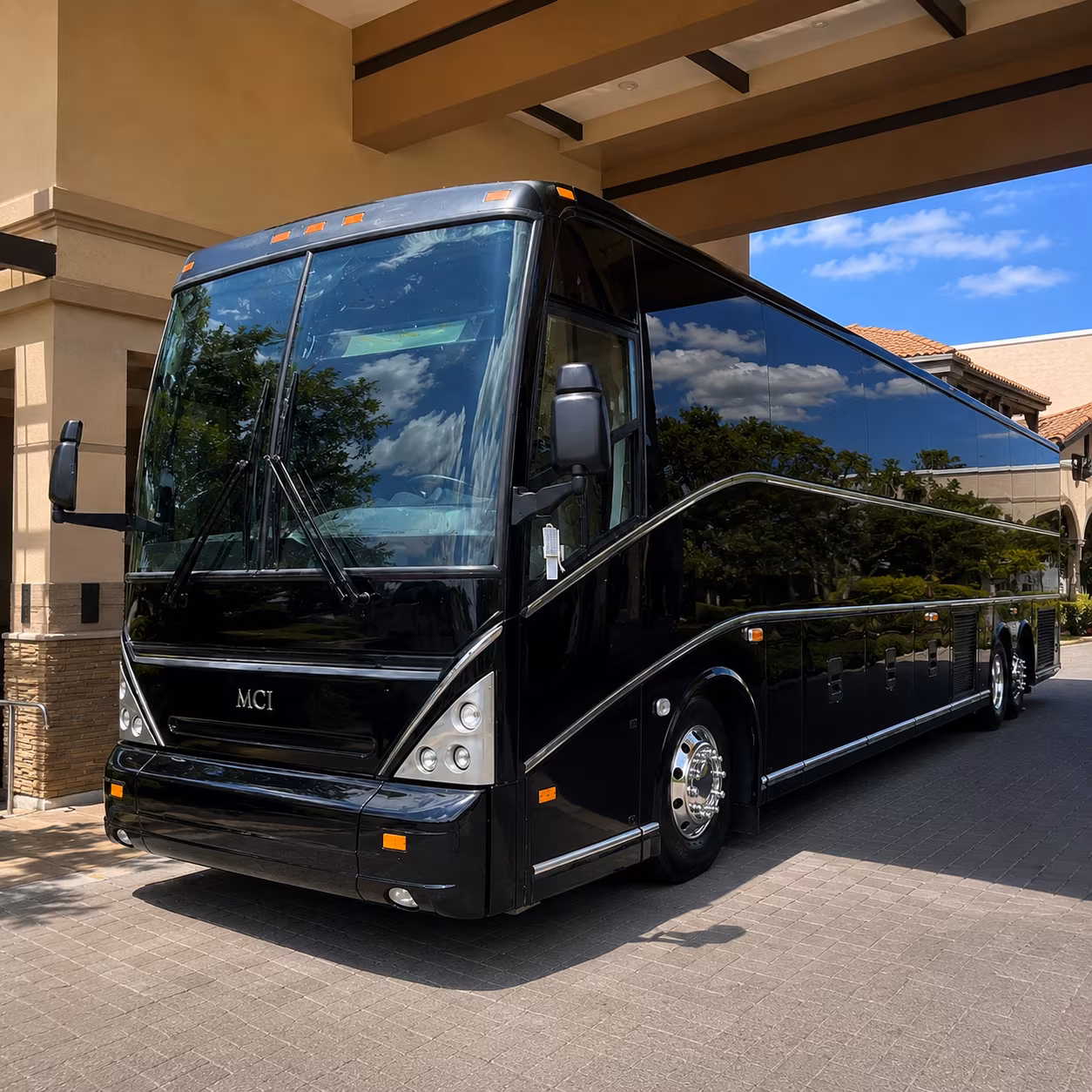 michigan stadium shuttle buses for wolverines saturdays